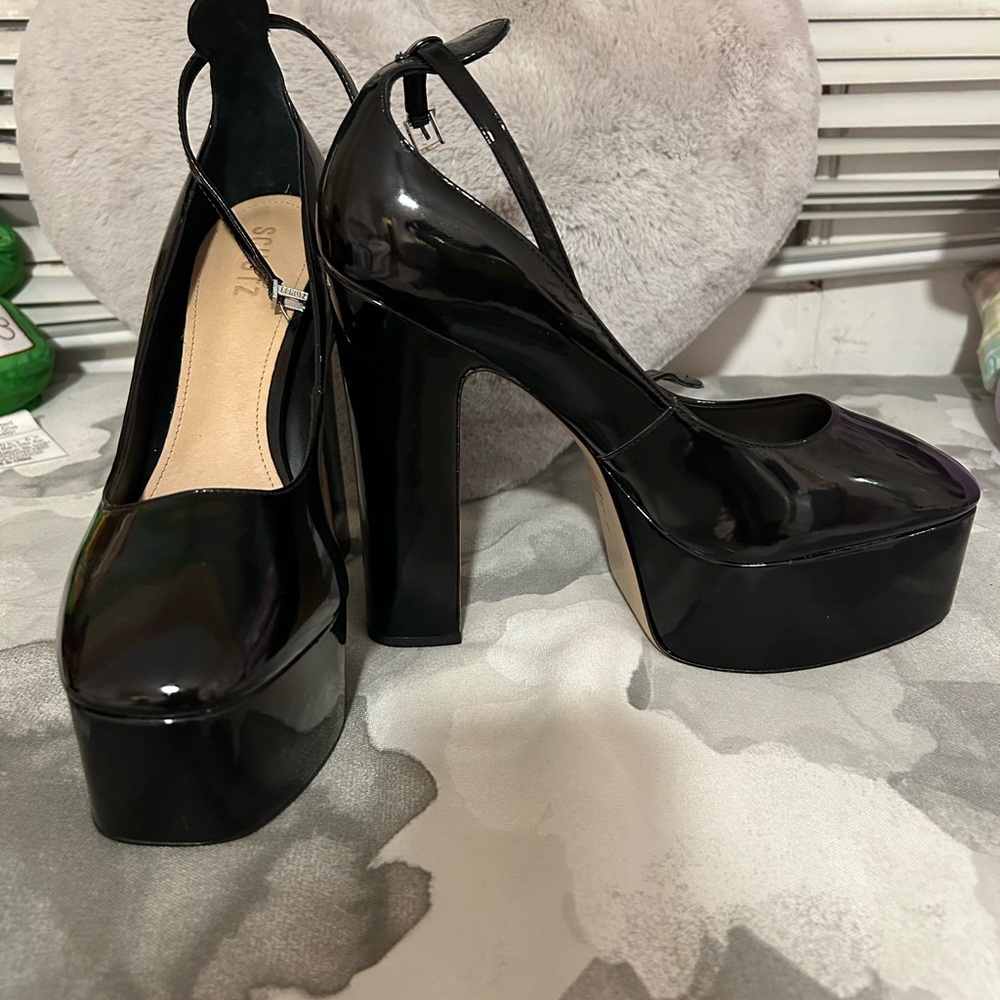 Schultz Platform Pumps Sz 10
